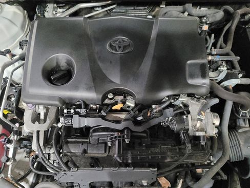 Used 2021 Toyota Camry LE FWD image 30