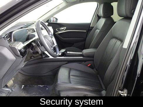 Used 2021 Audi e-tron Premium Plus image 13