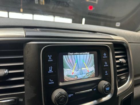 Used 2018 RAM 1500 Classic SLT image 15