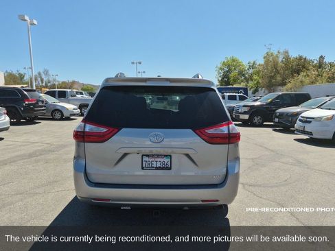 Used 2016 Toyota Sienna XLE FWD image 7