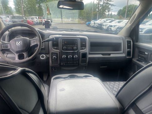 Used 2017 RAM 2500 Tradesman w/ Chrome Appearance Group AWD/4WD image 10