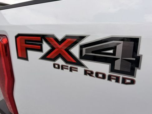 Used 2019 Ford F250 XLT w/ XLT Premium Package AWD/4WD image 15