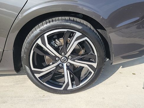 Used 2023 Volvo S60 B5 Core image 4