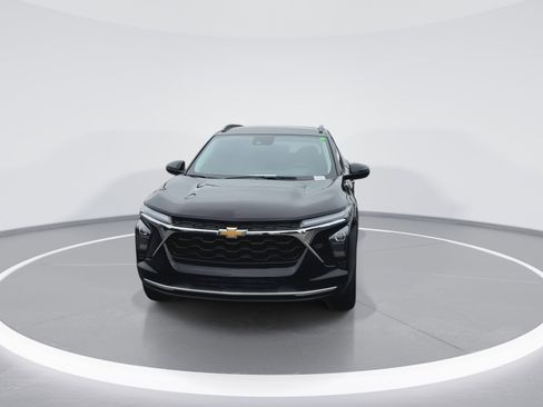 New 2026 Chevrolet Trax LT FWD image 3