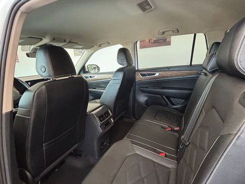 Used 2024 Volkswagen Atlas SE image 6