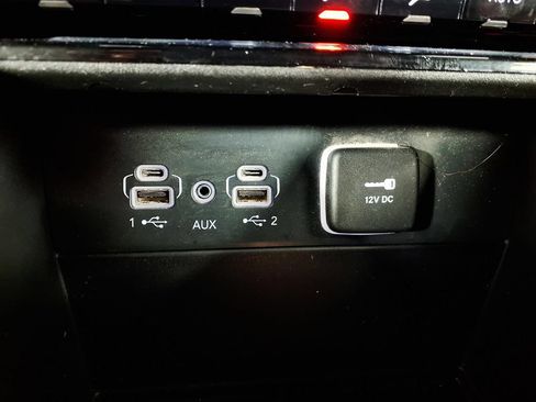 Used 2024 Jeep Grand Cherokee L Limited w/ Black Appearance Package AWD/4WD image 25