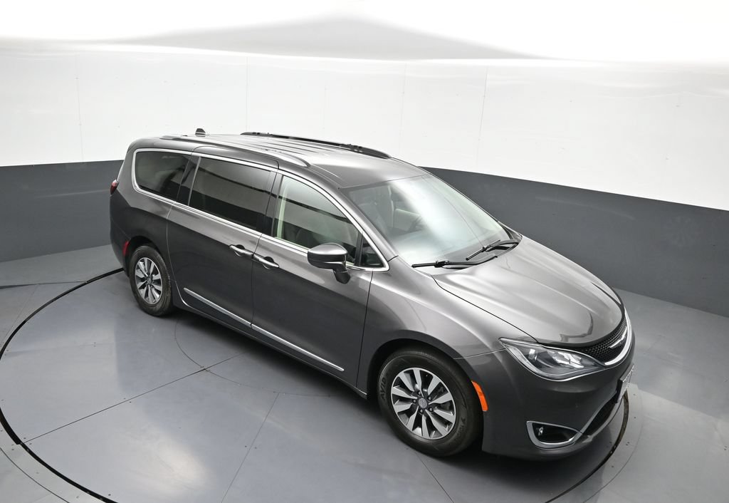 Used 2020 Chrysler Pacifica Touring-L Plus FWD image 39