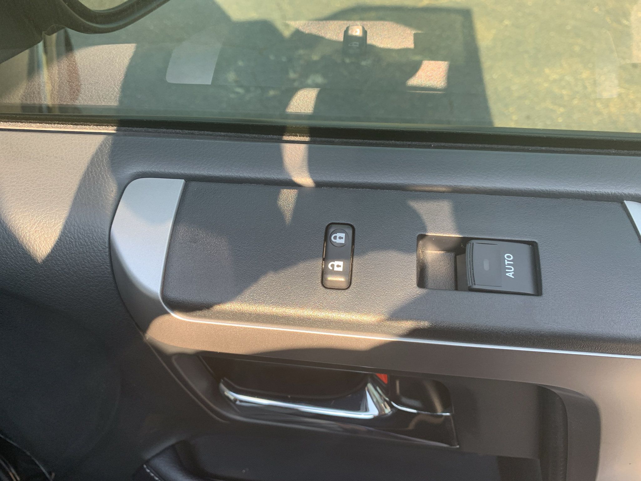 Used 2018 Toyota 4Runner SR5 Premium AWD/4WD image 11