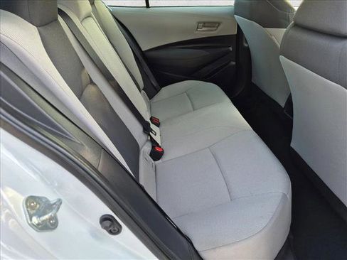 Used 2022 Toyota Corolla LE FWD image 17