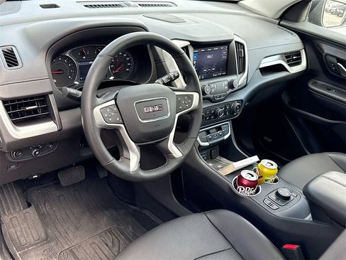Used 2024 GMC Terrain SLT w/ Infotainment Package II image 7