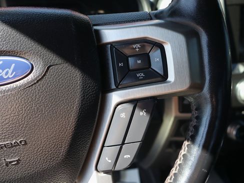 Used 2018 Ford F150 Platinum w/ Equipment Group 701A Luxury image 22