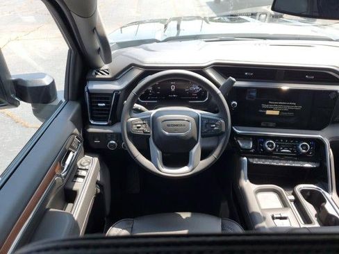 New 2026 GMC Sierra 2500 Denali AWD/4WD image 16