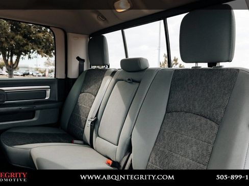 Used 2018 RAM 2500 SLT AWD/4WD image 40