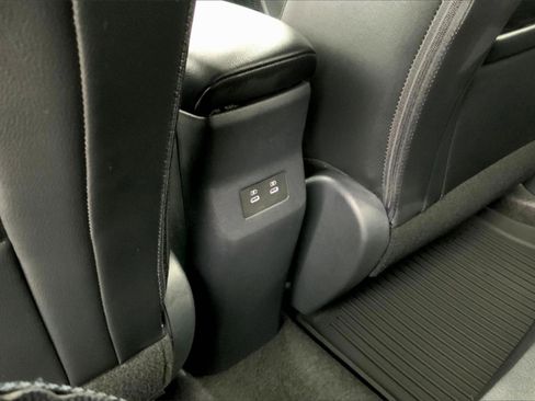 New 2025 Nissan Kicks SR image 16