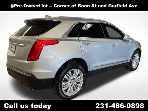 Used 2018 Cadillac XT5 Premium Luxury AWD/4WD image 5