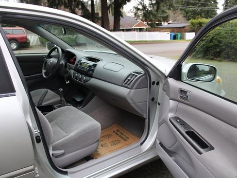 Used 2005 Toyota Camry LE image 13