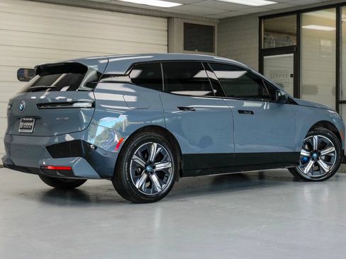 Used 2024 BMW iX xDrive50 w/ Premium Package AWD/4WD image 26