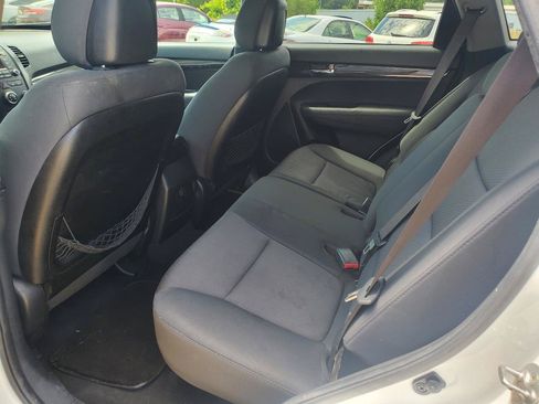 Used 2013 Kia Sorento LX AWD/4WD image 13