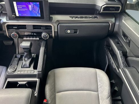 Certified 2025 Toyota Tacoma SR5 image 28