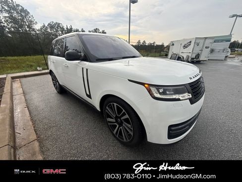Used 2023 Land Rover Range Rover SE AWD/4WD image 3