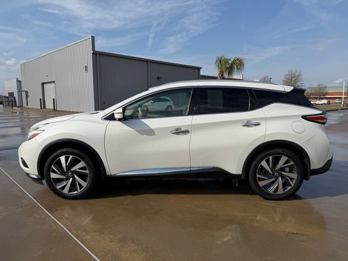 Used 2018 Nissan Murano Platinum image 2