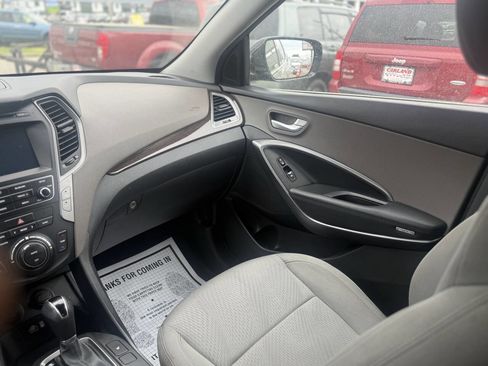 Used 2018 Hyundai Santa Fe Sport w/ 2.4L Value Package 02 FWD image 19