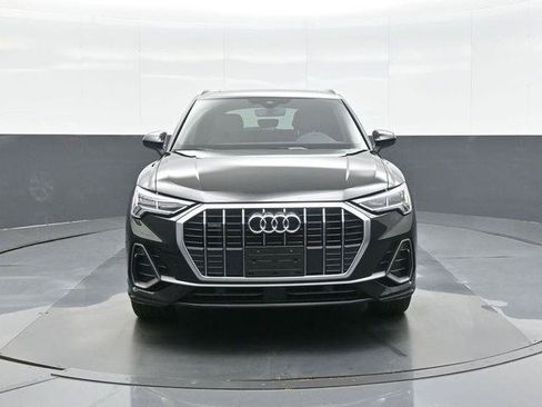 Used 2025 Audi Q3 2.0T Premium w/ Convenience Package AWD/4WD image 2