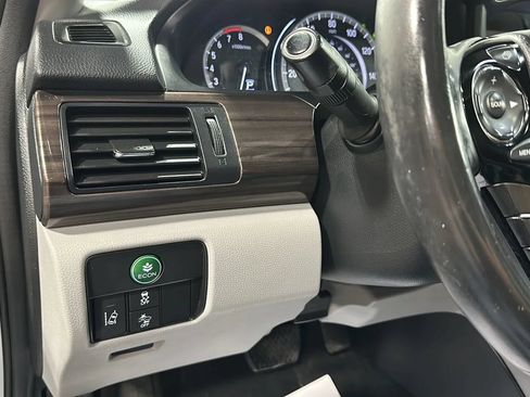 Used 2016 Honda Accord EX-L image 27