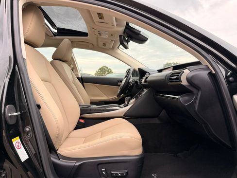 Used 2018 Lexus IS 300 w/ Comfort Package RWD image 30
