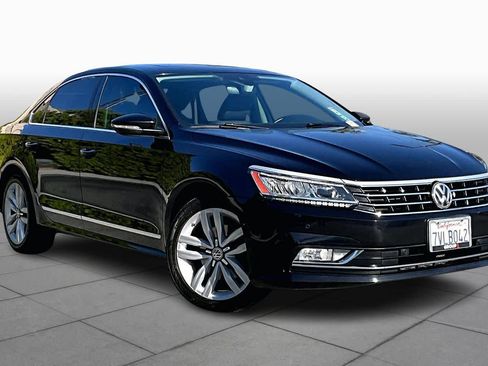 Used 2017 Volkswagen Passat 1.8T SEL Premium image 2