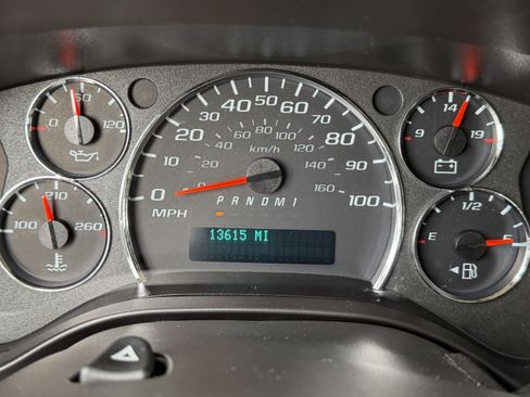 Used 2024 Chevrolet Express 2500 w/ Driver Convenience Package image 27