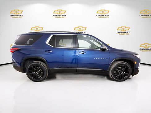 Used 2023 Chevrolet Traverse LT FWD image 9