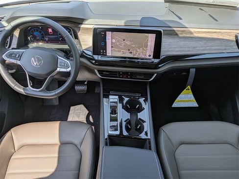 New 2025 Volkswagen Atlas SEL image 33