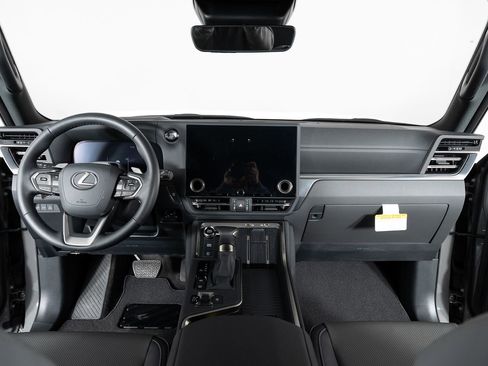 Used 2025 Lexus GX 550 image 31