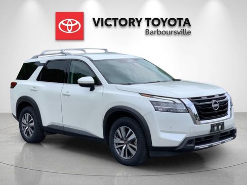 Used 2023 Nissan Pathfinder SL AWD/4WD image 5