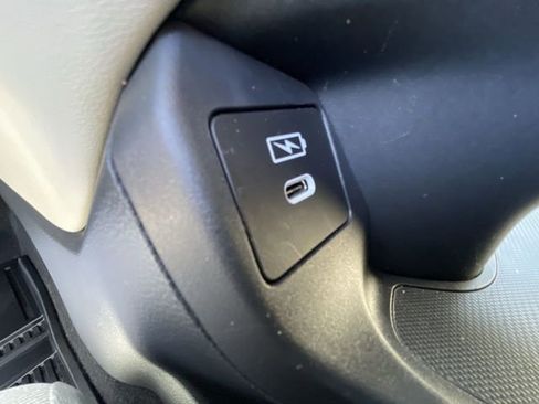 Used 2025 Honda HR-V LX image 25