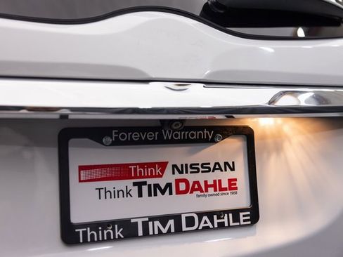 Used 2022 Buick Enclave Essence image 8