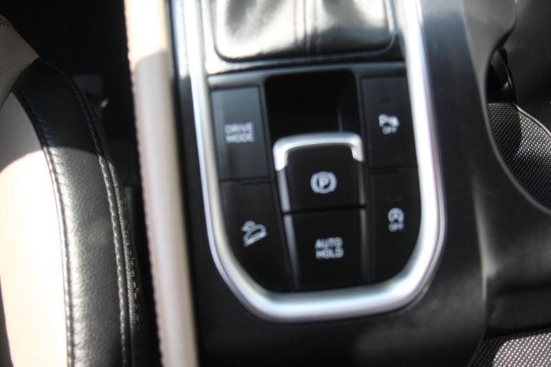 Used 2019 Hyundai Santa Fe Limited AWD/4WD image 40