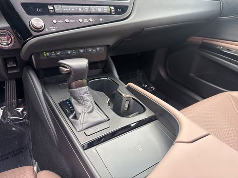 Used 2025 Lexus ES 350 Ultra Luxury FWD image 23