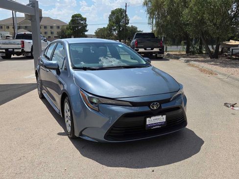 Used 2024 Toyota Corolla LE FWD image 3