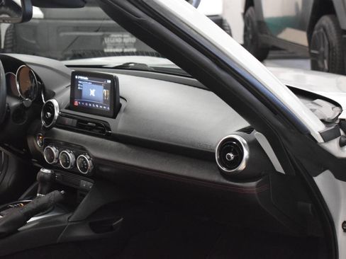 Used 2018 MAZDA MX-5 Miata RF Grand Touring image 27