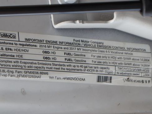 Used 2017 Ford F550 2WD Regular Cab Super Duty image 19