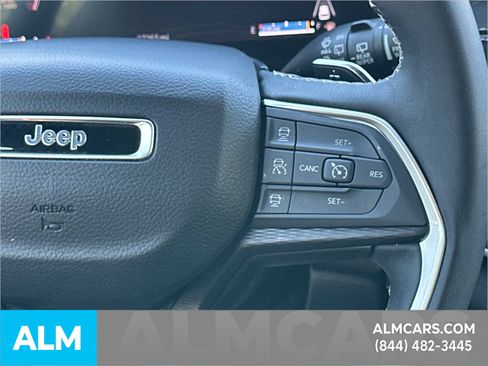 Used 2025 Jeep Grand Cherokee Altitude AWD/4WD image 29