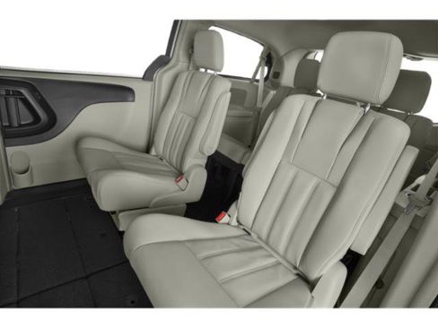 Used 2015 Chrysler Town & Country Touring image 17