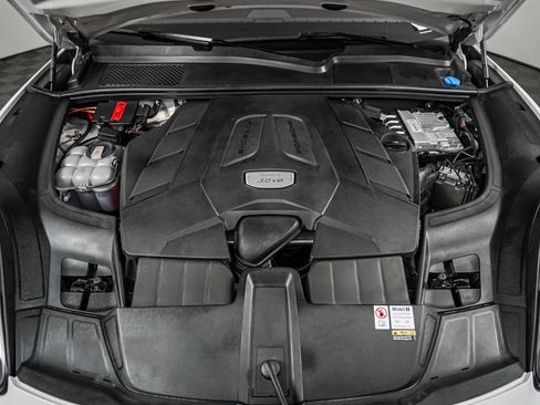 Certified 2023 Porsche Cayenne AWD/4WD image 12