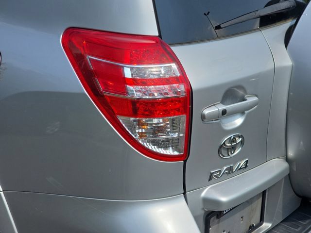 Used 2012 Toyota RAV4 Limited w/ Navigation Value Pkg AWD/4WD image 31