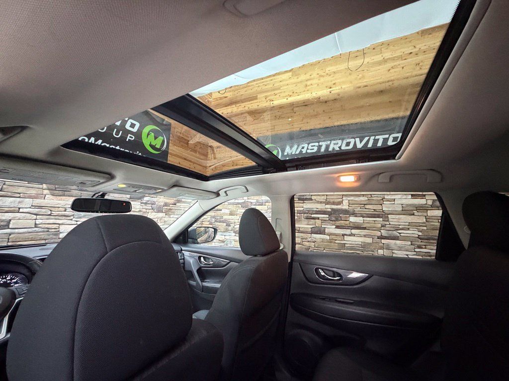 Used 2017 Nissan Rogue SV AWD/4WD image 42