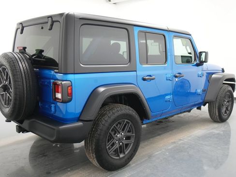 Used 2024 Jeep Wrangler Unlimited Sport AWD/4WD image 9