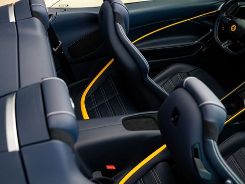 Used 2024 Ferrari Roma Spider image 34