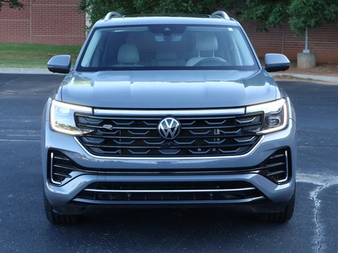 Used 2025 Volkswagen Atlas SEL Premium R-Line AWD/4WD image 34